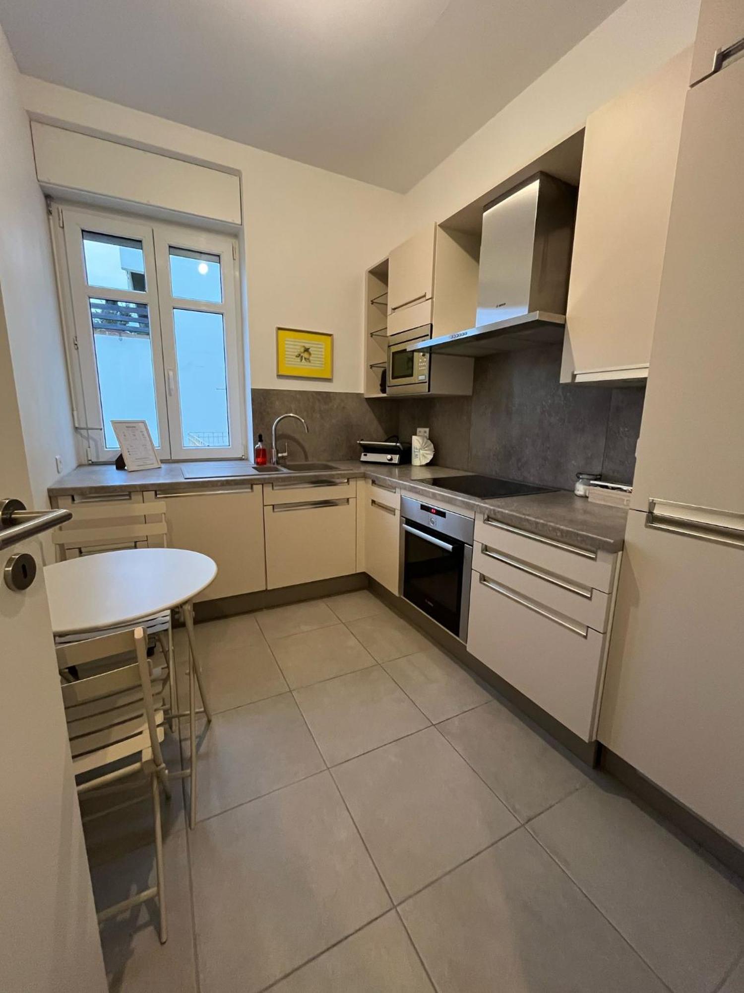 Apartment En 3 Lys